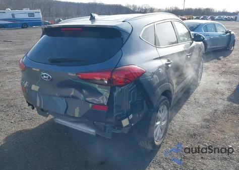 2021 Hyundai Tucson Value z USA, uszkodzony, nr VIN KM8J3CA40MU293178